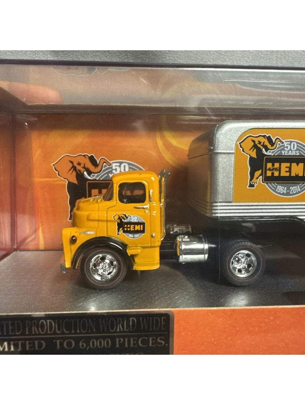 1:64 M2 Machines Auto-Haulers 1957 Dodge COE & 1969 Barracuda Road Runner Orange
